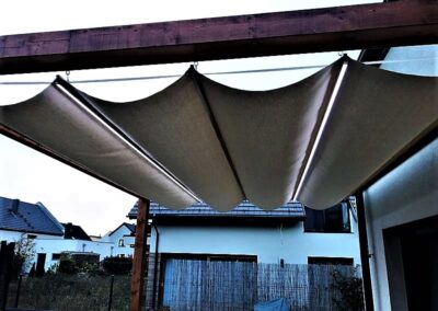 Oświetlenie pergoli roleta rzymska